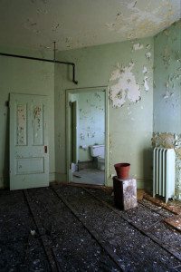 divine-lorraine-room-with-hardwoods-scavenged